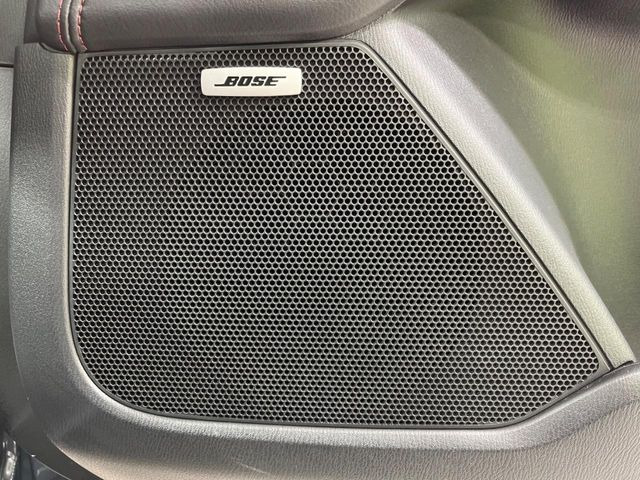 �yBOSE�T�E���h�V�X�e���z���[�J�[�I�v�V�����̍��i�ʃT�E���h�V�X�e���𓋍ځB��p�̃`���[�j���O���{���ꂽ�召�l�X�ȃX�s�[�J�[����ǎ��ȃT�E���h���t�ł��A�Տꊴ���ӂ�鉹����Ԃ����o���܂��B