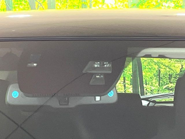 �yi-ACTIVESENSE�z���s���ɑO���̎ԗ�����F�����A�Փ˂������Ȏ��͌x��ƃu���[�L�ŏՓˉ���Ɣ�Q�y�����A�V�X�g�B�����S�Ƀh���C�u�����y���݂��������܂��B