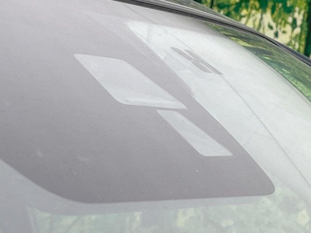 �yi-ACTIVESENSE�z���s���ɑO���̎ԗ�����F�����A�Փ˂������Ȏ��͌x��ƃu���[�L�ŏՓˉ���Ɣ�Q�y�����A�V�X�g�B�����S�Ƀh���C�u�����y���݂��������܂��B