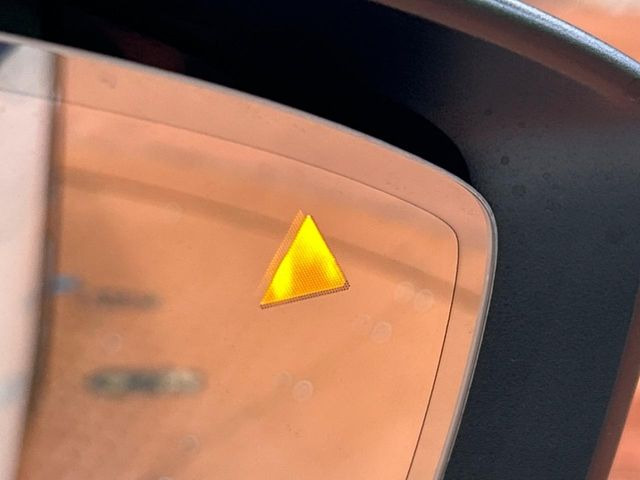 �y�u���C���h�X�|�b�g���j�^�����O�z���s���A�h�A�~���[�̎��p�ɂȂ�₷���ӏ��Ɍ㑱�Ԃ��ڋ߂���ƃT�C�h�~���[�t�߂Ɍx����\���A�h���C�o�[�ɒ��ӊ��N�����Ă���܂��B