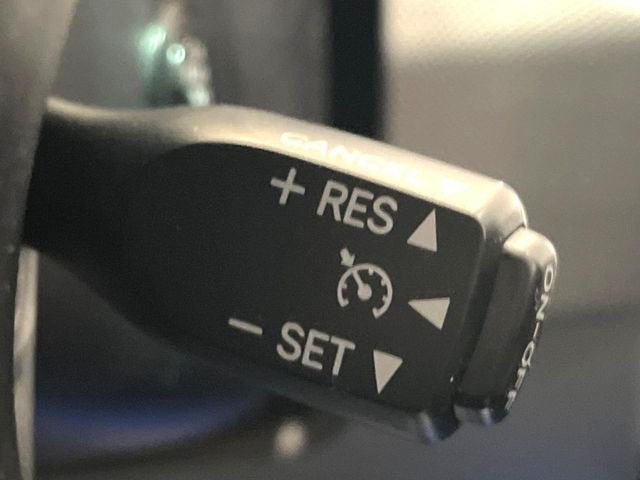 �y�N���[�Y�R���g���[���z�������H�����N���N���s�B�A�N�Z���𗣂��Ă���葬�x�ő��s���ł��A�������^�]���̕��S���y��!�����E�������ȒP�ȃX�C�b�`����Œ����ł��܂��B