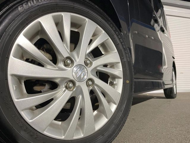 �y����14�C���`�A���~�z�C�[���z�O�ςɃ}�b�`���������A���~�z�C�[���𑕒����Ă���܂��B�e��ЊO�A���~�z�C�[����A�X�^�b�h���X�^�C�����戵�����Ă���܂��B���񂲑��k����������