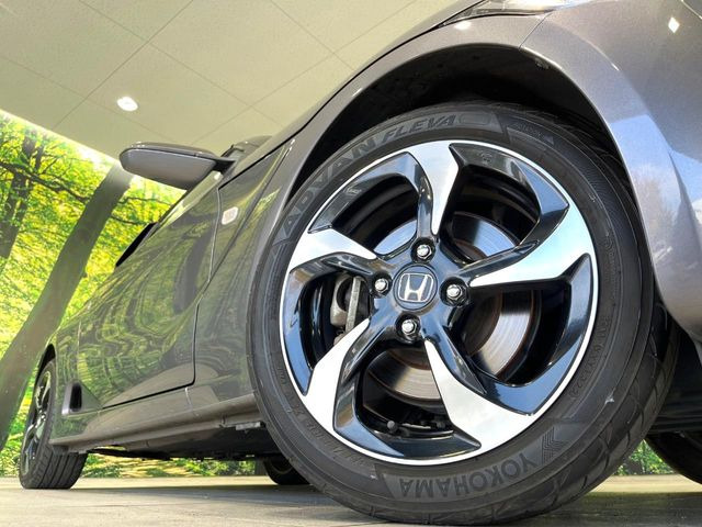 �y����16�C���`�A���~�z�C�[���z�O�ςɃ}�b�`���������A���~�z�C�[���𑕒����Ă���܂��B�e��ЊO�A���~�z�C�[����A�X�^�b�h���X�^�C�����戵�����Ă���܂��B���񂲑��k����������