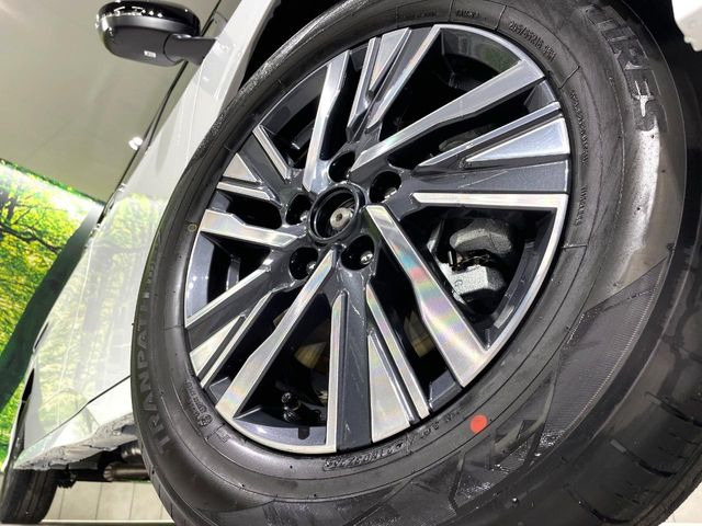 �y����16�C���`�A���~�z�C�[���z�O�ςɃ}�b�`���������A���~�z�C�[���𑕒����Ă���܂��B�e��ЊO�A���~�z�C�[����A�X�^�b�h���X�^�C�����戵�����Ă���܂��B���񂲑��k����������