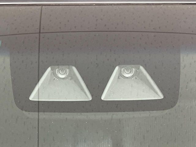 �y�X�}�[�g�A�V�X�g�z���s���ɑO���̎ԗ�����F�����A�Փ˂������Ȏ��͌x��ƃu���[�L�ŏՓˉ���Ɣ�Q�y�����A�V�X�g�B�����S�Ƀh���C�u�����y���݂��������܂��B