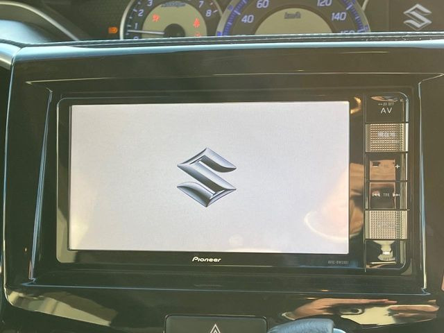 �y�����i�r�z�l�C�̏����i�r�𑕔����Ă���܂��B�i�r�̎g���₷���͂������A�I�[�f�B�I�@�\���[��!�L�����v�◷�s�͂������A�ʋ΂┃�����ȂǕ��i�̃h���C�u���y�����Ȃ�͂���