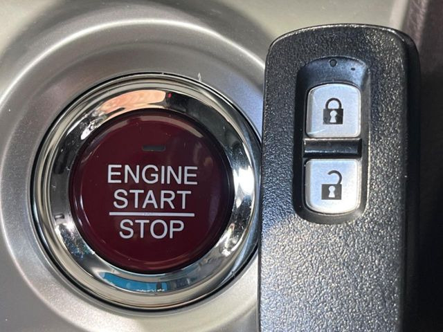 �yHonda�X�}�[�g�L�[�z�J�o����|�P�b�g�ɓ��ꂽ�܂܂ł��h�A�̎{���E�������\�ȃX�}�[�g�L�[�𑕔��B�G���W���̃I���E�I�t�����J�M�����o���K�v����������Ƃ��Ă��֗��ł���