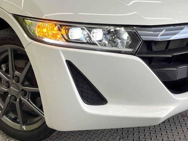 �yLED�w�b�h���C�g�z���V����ԑ��s�����ǍD�Ȏ��E���m�ۂ����S���ĉ^�]�ł��鍂�P�xLED�w�b�h���C�g�𑕔�!�_�����x�������A����d�͂��}�����Ă��܂��B