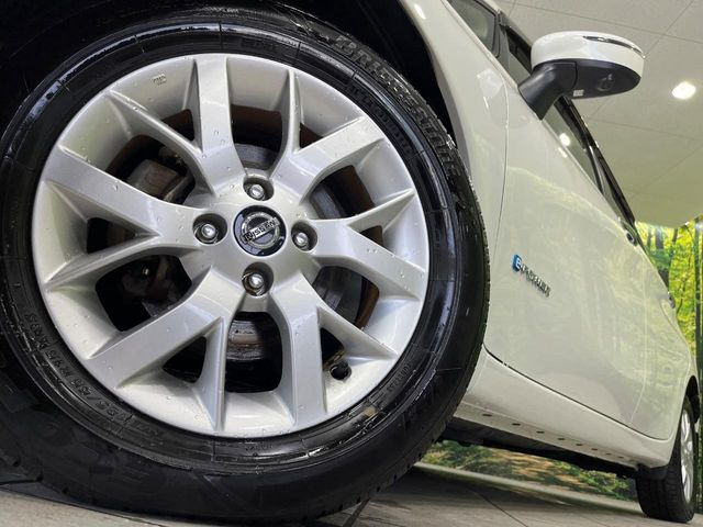 �y����15�C���`�A���~�z�C�[���z�O�ςɃ}�b�`���������A���~�z�C�[���𑕒����Ă���܂��B�e��ЊO�A���~�z�C�[����A�X�^�b�h���X�^�C�����戵�����Ă���܂��B���񂲑��k����������