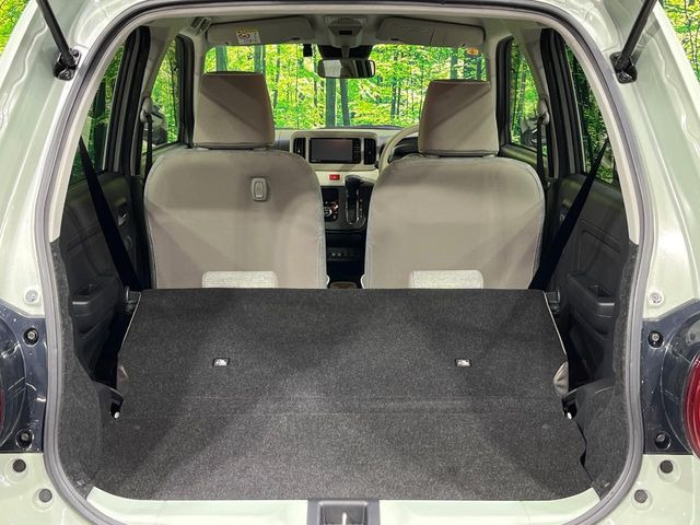 ���i�̂���������ʋ΁A���}���ɏ\���ȉ׎��X�y�[�X���m�ۂ��Ă���܂��B�Z�J���h�V�[�g��|���ƁA�傫�ȉו��̐ύڂ��\�ł���