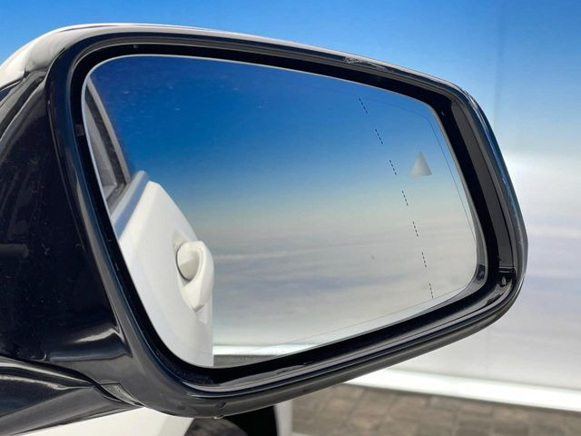 ���u���C���h�A�V�X�g�Z���T�[:���p����̎Ԃ����m���A�h���C�o�[���Ԑ��ύX���s���ۂɁA�x�����Ƌ��ɒ��ӂ𑣂��Ă������S�x���@�\�ł�!