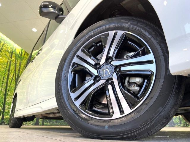 �y����16�C���`�A���~�z�C�[���z�O�ςɃ}�b�`���������A���~�z�C�[���𑕒����Ă���܂��B�e��ЊO�A���~�z�C�[����A�X�^�b�h���X�^�C�����戵�����Ă���܂��B���񂲑��k����������