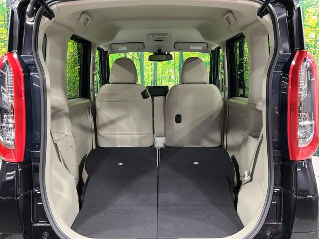 ���i�̂���������ʋ΁A���}���ɏ\���ȉ׎��X�y�[�X���m�ۂ��Ă���܂��B�Z�J���h�V�[�g��|���ƁA�傫�ȉו��̐ύڂ��\�ł���