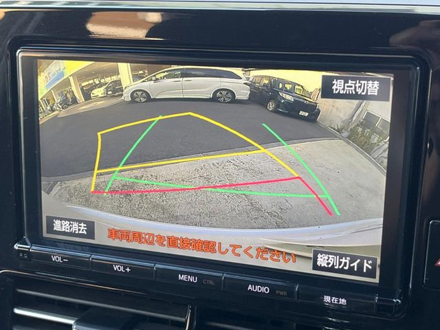 【バックカメラ】駐車時に後方がリアルタイム映像で確認できます。大型商業施設や立体駐車場での駐車時や、夜間のバック時に大活躍!運転スキルに関わらず、今や必須となった装備のひとつです!