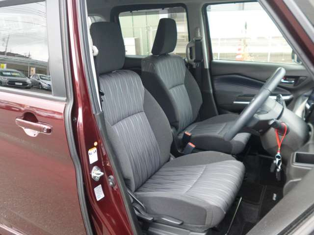 �O������͑z�������Ȃ��قǍL���ԓ���Ԃł��B�������ƍ���܂��B�^�]�Ȃɂ̓V�[�g���t�^�[���t���Ă��܂��̂ō����ɂ��킹�ăh���C�r���O�|�W�V���������߂��܂��B