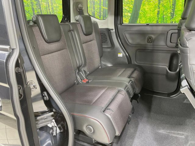 ���i���ȃI���W�i���t���A�}�b�g���I�v�V�����ɂĂ��p�ӂ��Ă���܂��B���D���ȃf�U�C����J���[�����Ԃɍ��킹�đI��ł����������Ƃ��ł��܂���