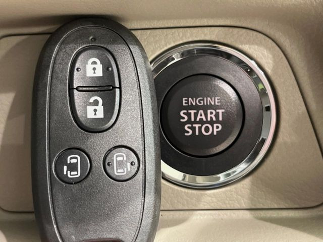 �y�L�[���X�X�^�[�g�V�X�e���z�J�o����|�P�b�g�ɓ��ꂽ�܂܂ł��h�A�̎{���E�������\�ȃX�}�[�g�L�[�𑕔��B�G���W���̃I���E�I�t�����J�M�����o���K�v����������Ƃ��Ă��֗��ł���