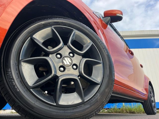 �y�����A���~�z�C�[���z�O�ςɃ}�b�`���������A���~�z�C�[���𑕒����Ă���܂��B�e��ЊO�A���~�z�C�[����A�X�^�b�h���X�^�C�����戵�����Ă���܂��B���񂲑��k����������