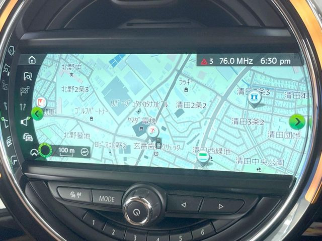 �������i�r:��̊��̂���i�r�́A����������ԓ������o���Ă���܂��BBluetooth�Đ��ȂǃI�[�f�B�I�@�\���[�����Ă���܂��̂ŁA�^�]�����y���߂܂���