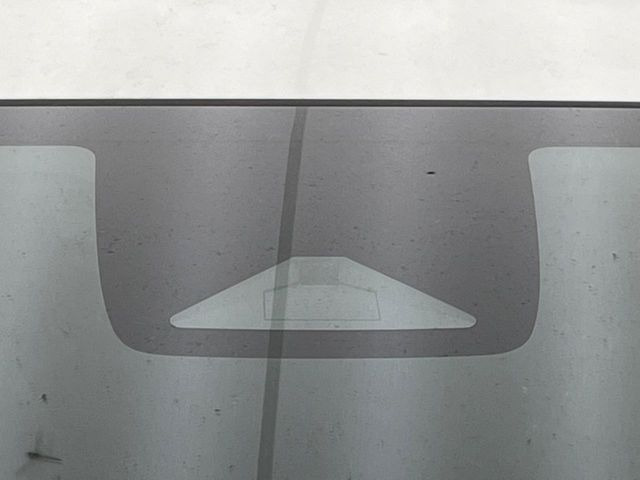 �y�z���_�Z���V���O�z���s���ɑO���̎ԗ�����F�����A�Փ˂������Ȏ��͌x��ƃu���[�L�ŏՓˉ���Ɣ�Q�y�����A�V�X�g�B�����S�Ƀh���C�u�����y���݂��������܂��B