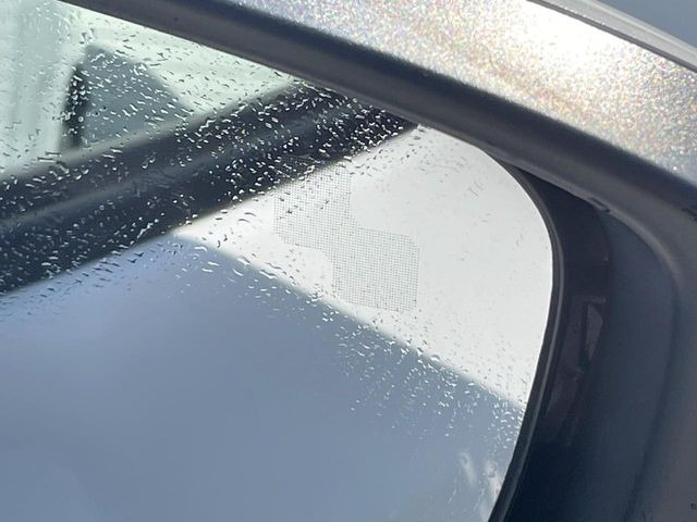 �y�u���C���h�X�|�b�g���j�^�����O�z���s���A�h�A�~���[�̎��p�ɂȂ�₷���ӏ��Ɍ㑱�Ԃ��ڋ߂���ƃT�C�h�~���[�t�߂Ɍx����\���A�h���C�o�[�ɒ��ӊ��N�����Ă���܂��B