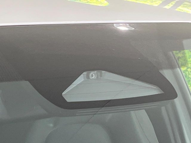 �y�g���^�Z�[�t�e�B�Z���X�z���s���ɑO���̎ԗ�����F�����A�Փ˂������Ȏ��͌x��ƃu���[�L�ŏՓˉ���Ɣ�Q�y�����A�V�X�g�B�����S�Ƀh���C�u�����y���݂��������܂��B