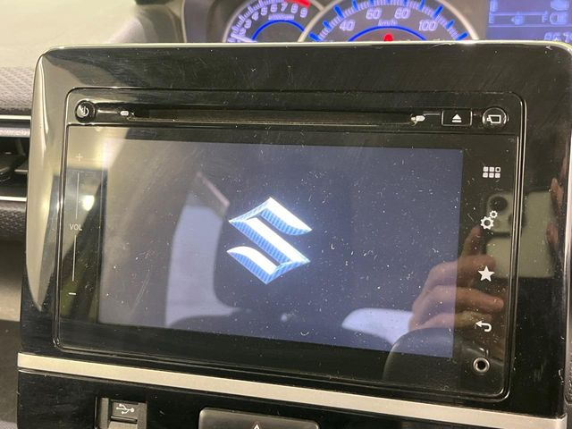 �y�����i�r�z�l�C�̏����i�r�𑕔����Ă���܂��B�i�r�̎g���₷���͂������A�I�[�f�B�I�@�\���[��!�L�����v�◷�s�͂������A�ʋ΂┃�����ȂǕ��i�̃h���C�u���y�����Ȃ�͂���