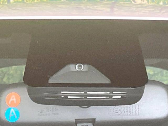 �y�g���^�Z�[�t�e�B�Z���X�z���s���ɑO���̎ԗ�����F�����A�Փ˂������Ȏ��͌x��ƃu���[�L�ŏՓˉ���Ɣ�Q�y�����A�V�X�g�B�����S�Ƀh���C�u�����y���݂��������܂��B