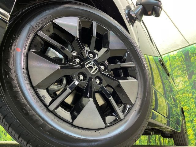 �y����16�C���`�A���~�z�C�[���z�O�ςɃ}�b�`���������A���~�z�C�[���𑕒����Ă���܂��B�e��ЊO�A���~�z�C�[����A�X�^�b�h���X�^�C�����戵�����Ă���܂��B���񂲑��k����������