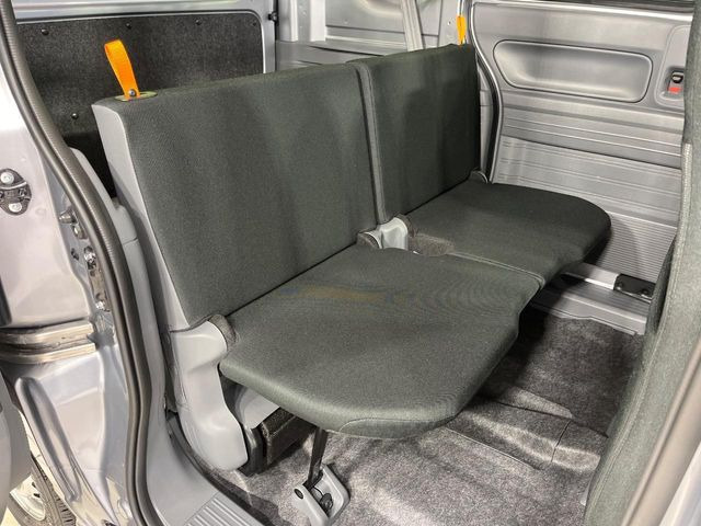 ���i���ȃI���W�i���t���A�}�b�g���I�v�V�����ɂĂ��p�ӂ��Ă���܂��B���D���ȃf�U�C����J���[�����Ԃɍ��킹�đI��ł����������Ƃ��ł��܂���