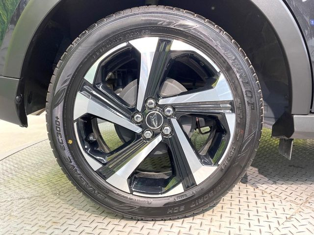 �y����17�C���`�A���~�z�C�[���z�O�ςɃ}�b�`���������A���~�z�C�[���𑕒����Ă���܂��B�e��ЊO�A���~�z�C�[����A�X�^�b�h���X�^�C�����戵�����Ă���܂��B���񂲑��k����������