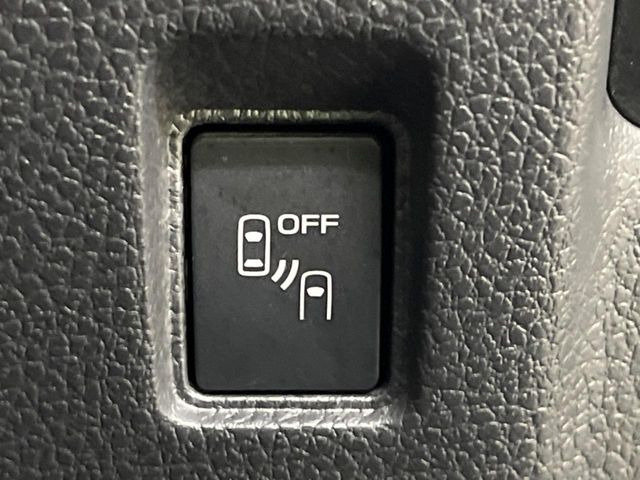 �y�����r�[�N���f�B�e�B�N�V�����z���s���A�h�A�~���[�̎��p�ɂȂ�₷���ӏ��Ɍ㑱�Ԃ��ڋ߂���ƃT�C�h�~���[�t�߂Ɍx����\���A�h���C�o�[�ɒ��ӊ��N�ƁA����̍ۂ̓n���h��������A�V�X�g�����܂��B