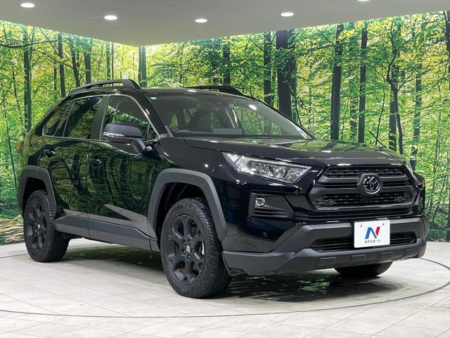 高透明度のガラス皮膜で撥水はもちろん、上質なツヤ・光沢を実現。紫外線や酸性雨から大切な愛車を保護し、色あせ・劣化を防止。「弾スプラッシュコート」、「弾プリミッサコート」からお選びいただけます。