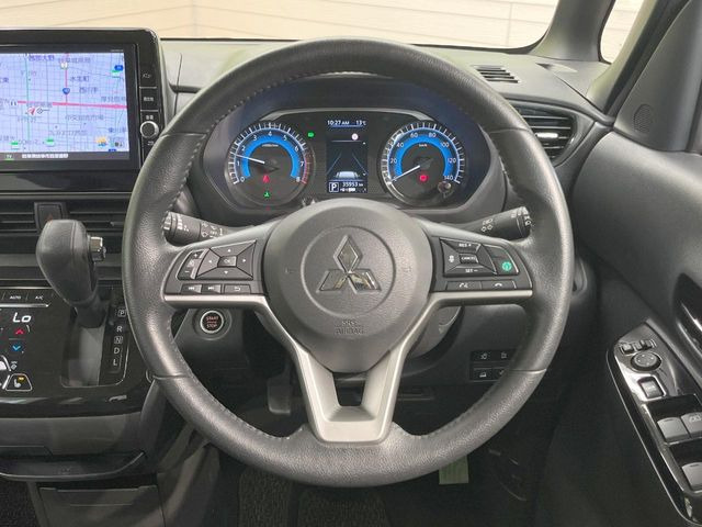 �y�X�e�A�����O�X�C�b�`�z�^�]���A�O������ڐ������炷���ƂȂ��A�I�[�f�B�I���̑��삪�\�ȕ֗��@�\!���S&���K�ȃh���C�u�����o���Ă���܂���