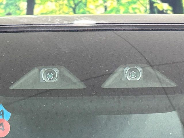 �y�X�}�[�g�A�V�X�g�z���s���ɑO���̎ԗ�����F�����A�Փ˂������Ȏ��͌x��ƃu���[�L�ŏՓˉ���Ɣ�Q�y�����A�V�X�g�B�����S�Ƀh���C�u�����y���݂��������܂��B