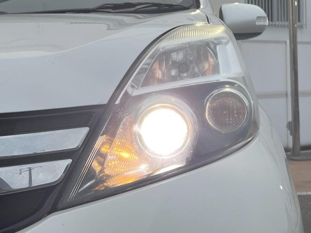 �yHID�w�b�h���C�g�z���ɖ��邭�O�����Ƃ炵�Ă����̂ŁA���V����Ԃ̑��s�������E�ǍD�ň��S���Ă���肢�������܂��B