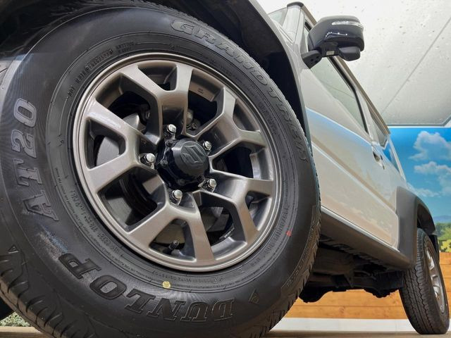 �y����15�C���`�A���~�z�C�[���z�O�ςɃ}�b�`���������A���~�z�C�[���𑕒����Ă���܂��B�e��ЊO�A���~�z�C�[����A�X�^�b�h���X�^�C�����戵�����Ă���܂��B���񂲑��k����������