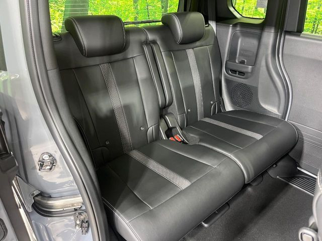 ���i���ȃI���W�i���t���A�}�b�g���I�v�V�����ɂĂ��p�ӂ��Ă���܂��B���D���ȃf�U�C����J���[�����Ԃɍ��킹�đI��ł����������Ƃ��ł��܂���