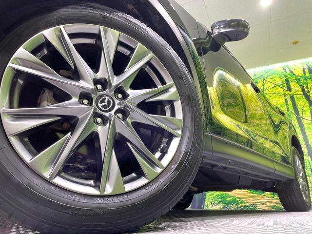 �y����19�C���`�A���~�z�C�[���z�O�ςɃ}�b�`���������A���~�z�C�[���𑕒����Ă���܂��B�e��ЊO�A���~�z�C�[����A�X�^�b�h���X�^�C�����戵�����Ă���܂��B���񂲑��k����������