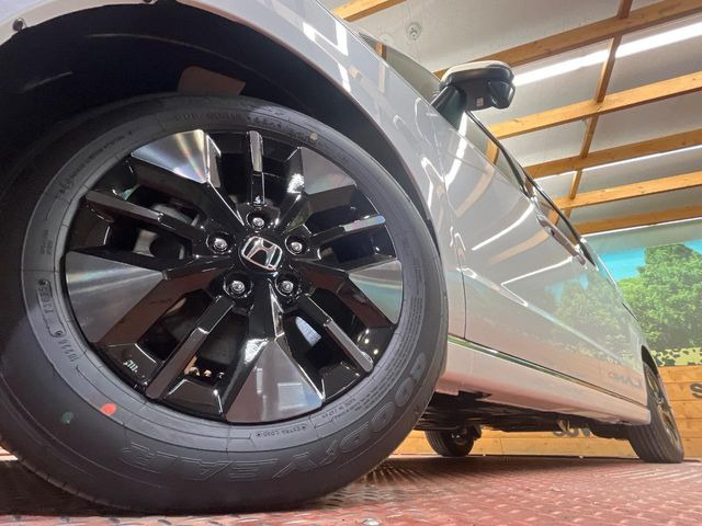 �y����16�C���`�A���~�z�C�[���z�O�ςɃ}�b�`���������A���~�z�C�[���𑕒����Ă���܂��B�e��ЊO�A���~�z�C�[����A�X�^�b�h���X�^�C�����戵�����Ă���܂��B���񂲑��k����������