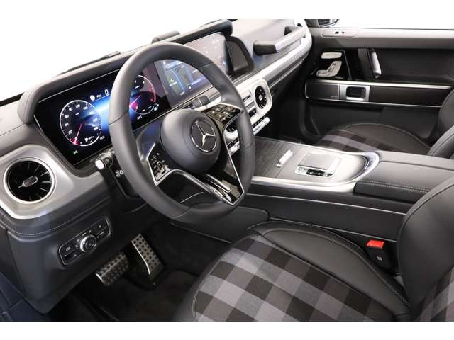 �^�]�Ȏ���͐�p�f�U�C���̃��[�^�[�p�l���ƍ����f�ނ��̗p�B����n���茳�ɏW�񂳂�A���F���Ƒ��쐫�ɗD�ꂽ�A���胂�f���Ȃ�ł͂̓��ʂȃR�b�N�s�b�g�ł��B