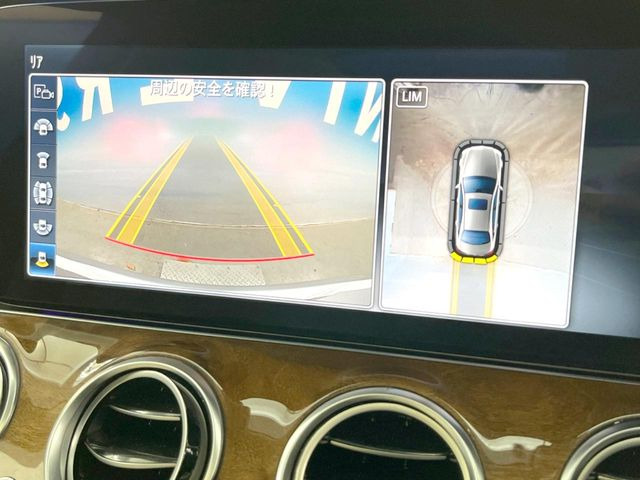 ���p�m���~�b�N�r���[���j�^�[:��p�̃J�����ɂ��A�ォ�猩���낵���悤�Ȏ��_��360�x�N���}�̎��͂��m�F���邱�Ƃ��ł��܂������p�������m�F���₷���A�����ꏊ�ł̐؂�Ԃ��⒓�Ԃ��X���[�Y�ɍs���܂��B