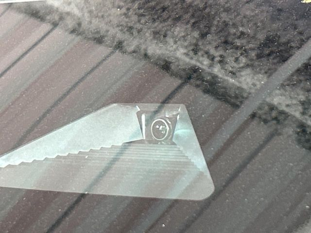 �y�z���_�Z���V���O�z���s���ɑO���̎ԗ�����F�����A�Փ˂������Ȏ��͌x��ƃu���[�L�ŏՓˉ���Ɣ�Q�y�����A�V�X�g�B�����S�Ƀh���C�u�����y���݂��������܂��B