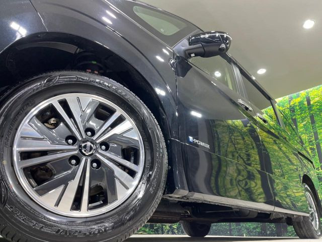 �y����15�C���`�A���~�z�C�[���z�O�ςɃ}�b�`���������A���~�z�C�[���𑕒����Ă���܂��B�e��ЊO�A���~�z�C�[����A�X�^�b�h���X�^�C�����戵�����Ă���܂��B���񂲑��k����������