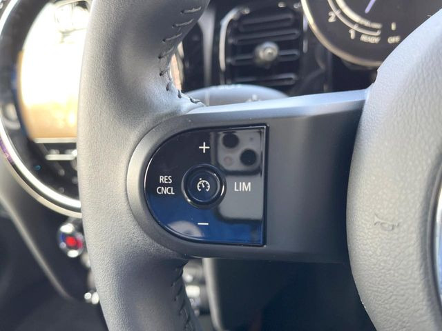 �y�N���[�Y�R���g���[���z�������H�����N���N���s�B�A�N�Z���𗣂��Ă���葬�x�ő��s���ł��A�������^�]���̕��S���y��!�����E�������ȒP�ȃX�C�b�`����Œ����ł��܂��B