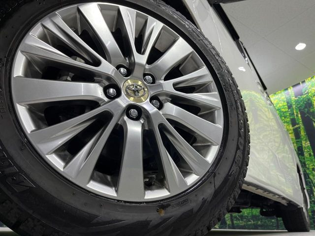 �y����18�C���`�A���~�z�C�[���z�O�ςɃ}�b�`���������A���~�z�C�[���𑕒����Ă���܂��B�e��ЊO�A���~�z�C�[����A�X�^�b�h���X�^�C�����戵�����Ă���܂��B���񂲑��k����������