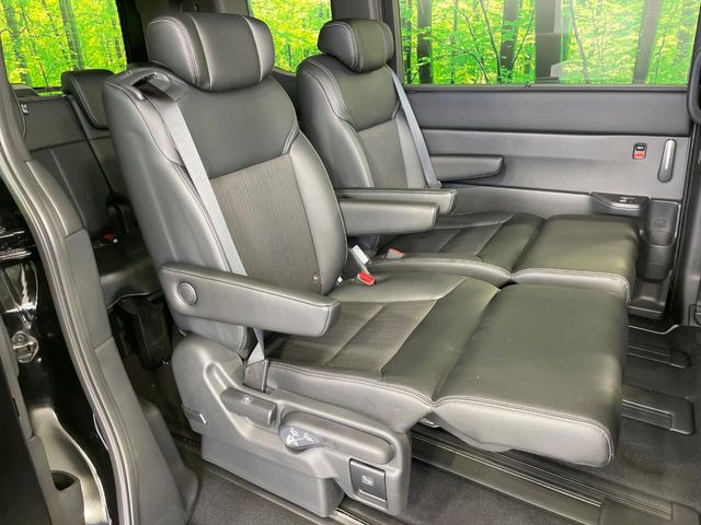 ���i���ȃI���W�i���t���A�}�b�g���I�v�V�����ɂĂ��p�ӂ��Ă���܂��B���D���ȃf�U�C����J���[�����Ԃɍ��킹�đI��ł����������Ƃ��ł��܂���