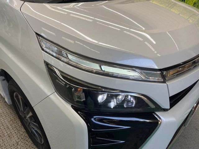 �yLED�w�b�h���C�g�z���V����ԑ��s�����ǍD�Ȏ��E���m�ۂ����S���ĉ^�]�ł��鍂�P�xLED�w�b�h���C�g�𑕔�!�_�����x�������A����d�͂��}�����Ă��܂��B