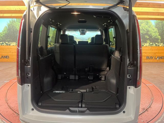 ���ڃV�[�g�͑O��X���C�h���\�ł��B���ɉ�����Α������L������������A�O�ɋl�߂�Α傫�ȃ��Q�b�W�X�y�[�X���m�ۂł��܂��B�V�[���ɉ����Ďg�������ł��邩��Ƃ��Ă��֗��ł���