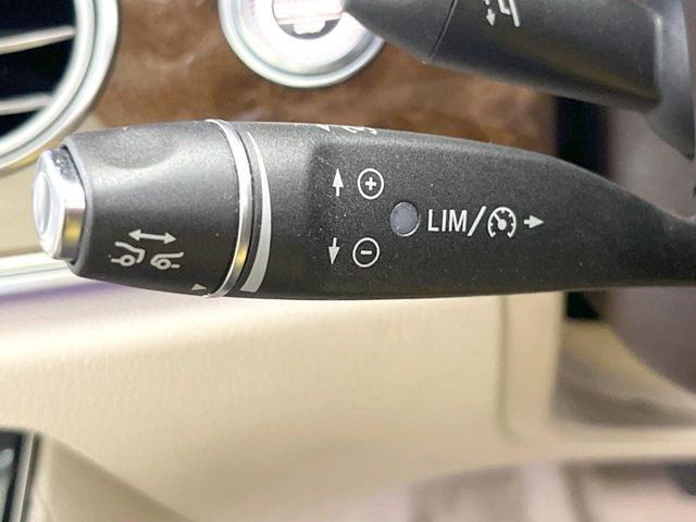 ���f�B�X�g���j�b�N�v���X:�s�s�A�x�O�A�������H�Ȃǂ̑��s���ɁA�X�e���I�}���`�p�[�p�X�J�����ƃ��[�_�[�Z���T�[�ɂ��A�O���Ԃ�F�����đ��x�ɉ������Ԋԋ������ێ����鎟����̃N���R��!